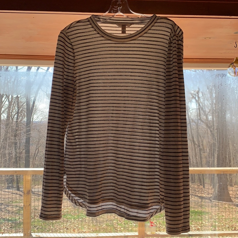 Long sleeved gauzy tee